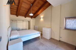 Stanza in Appartamento con terrazzo Centro Storico