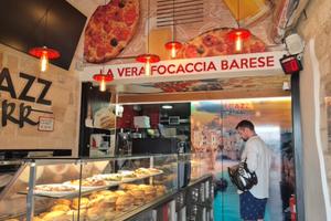 Vendita locale polignano a mare "fcazz e birr"