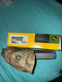 Adapter fitting john deere