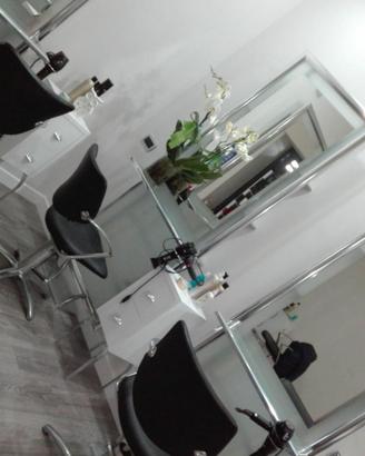 arredamento completo per salone da parrucchiere 