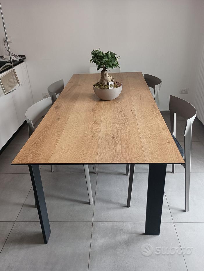 Tavoli kartell allungabili Mobili usati