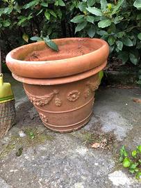 Vasi in coccio e plastica