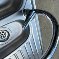 Lavandino da una vasca e mezzo con miscelatore