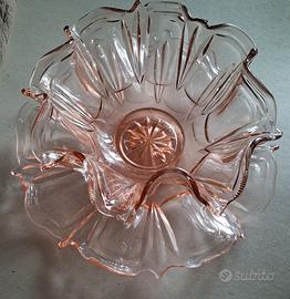 Grande coppa e piatto in vetro rosa