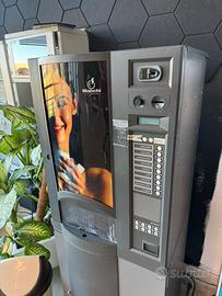 Distributore automatico caffe’ BIANCHI BVM921