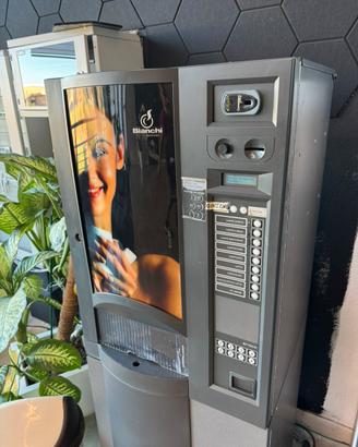 Distributore automatico caffe’ BIANCHI BVM921