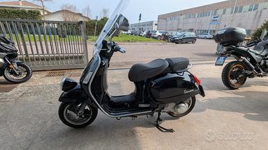 Piaggio Vespa 300 GTV "VIA MONTENAPOLEONE" 2012