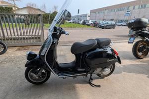 Piaggio Vespa 300 GTV "VIA MONTENAPOLEONE" 2012