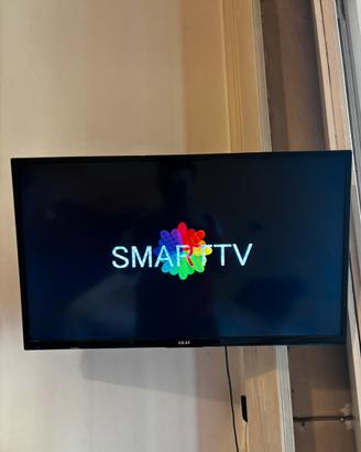 Smart TV 32 Pollici + Braccio Snodato