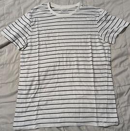 T-shirt a righe bianche e nere Terranova 