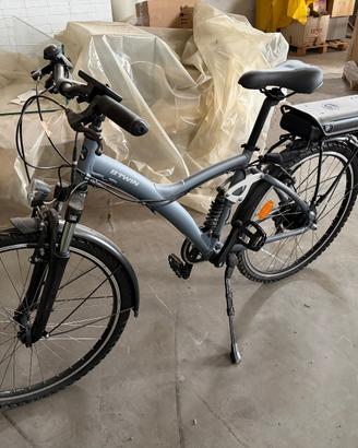 BICI ELETTRICA TREKKING