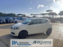 LANCIA Ypsilon HYBRID GOLD FIREFLY 1.0cc 70cv AZ
