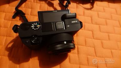 Fotocamera Sony A6000 mirror less 6454 scatti 