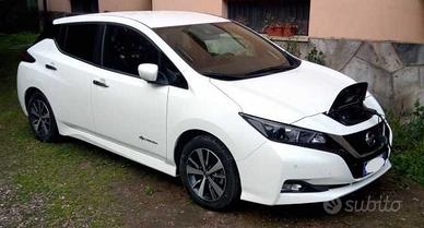 NISSAN LEAF ACENTA 40 KW 10/2018 KM 33000