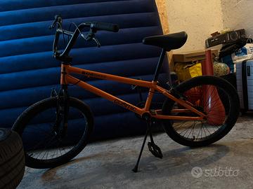 bicicletta ragazzo BMX 280€