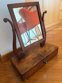 Specchiera antica