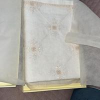 Tende in puro lino ricamate interamente a mano