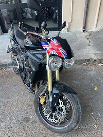 Street triple
