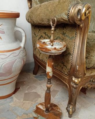 Vaso e ceneriera in marmo