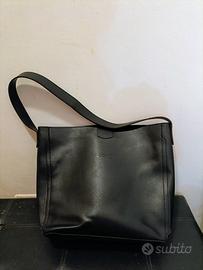 O bag a spalla nera nuova