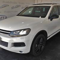 Volkswagen Touareg 3.0 V6 tdi Executive TETTO! FAR