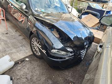 Alfa Romeo 147  1600 TS intera per ricambi