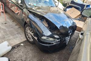 Alfa Romeo 147  1600 TS intera per ricambi