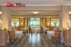Immobile di 1600 m² con più di 5 locali a Viareggi