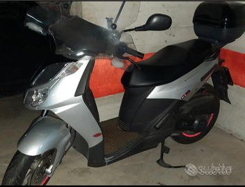 Aprilia scooter sportcity 200 come nuovo