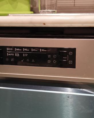 Lavastoviglie Electrolux  1 anno di vita 
