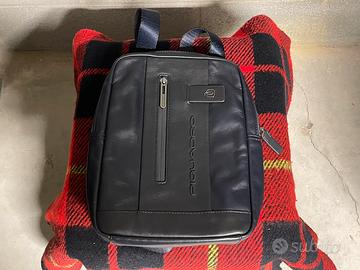 Borsello Piquadro in pelle blu