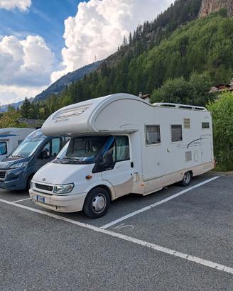 CAMPER MANSARDATO