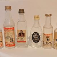 8 bottigliette mignon Vodka