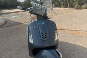 Vespa gts 300