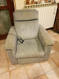 Poltrona relax con alzata assistita