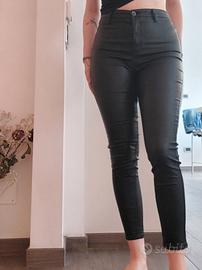 Jeans di finta pelle