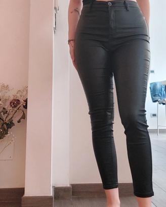 Jeans di finta pelle