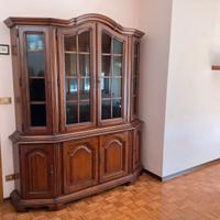 Vetrina in stile porta tv e cassapanca