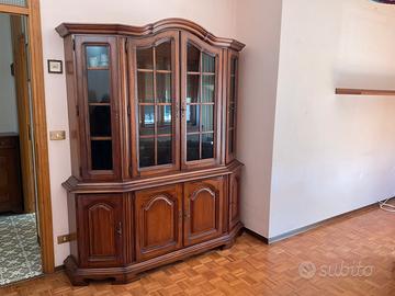 Vetrina in stile porta tv e cassapanca