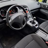 PEUGEOT 5008 1.6 HDi 115CV Business