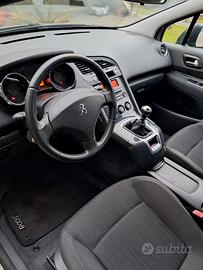 PEUGEOT 5008 1.6 HDi 115CV Business