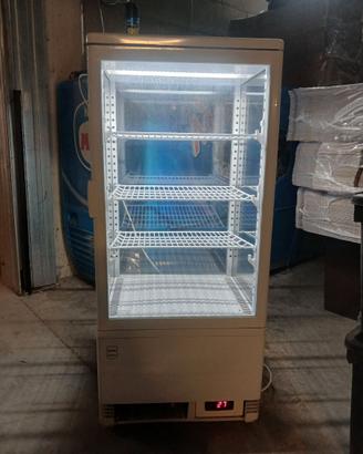 Veteina verticale refriggerata con illuminazione
