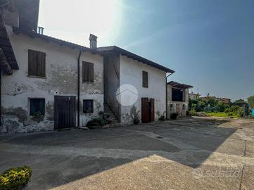 CASA DI CORTE A TRENZANO