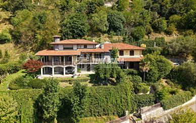 VILLA CON BOX DOPPIO E AMPIO GIARDINO