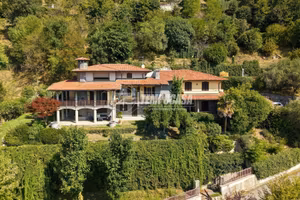 VILLA CON BOX DOPPIO E AMPIO GIARDINO