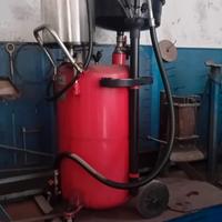 aspiratore e recupero olio auto