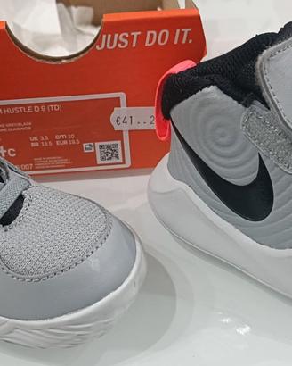 Scarpe neonato nike