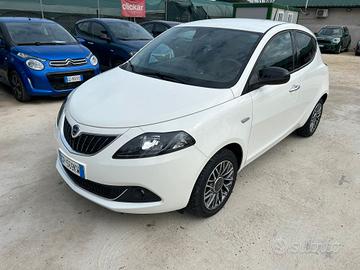 Lancia Ypsilon 1.0 FireFly 5 porte S&S Hybrid Gold