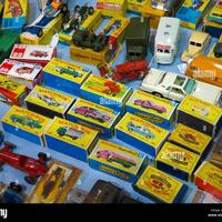 Acquist.o modellini, giochi, action figure