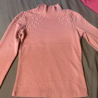 Maglia a maniche lunghe rosa con perle